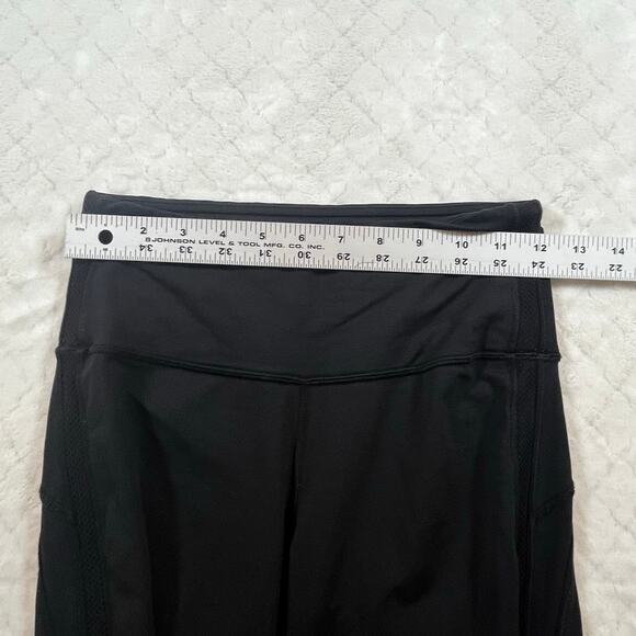 Lululemon T60416 Hit It 21” Crop Black Leggings with Mesh Panels - size 4 - Picture 2 of 6